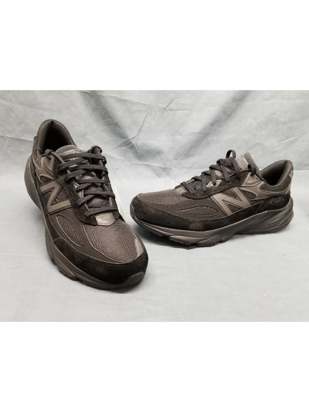 New Balance 990v6 Sneakers Black Suede U990BB6 Men's Size 9 NEW NO BOX!